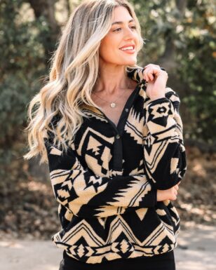 Fleece Buttoned Pullover 2